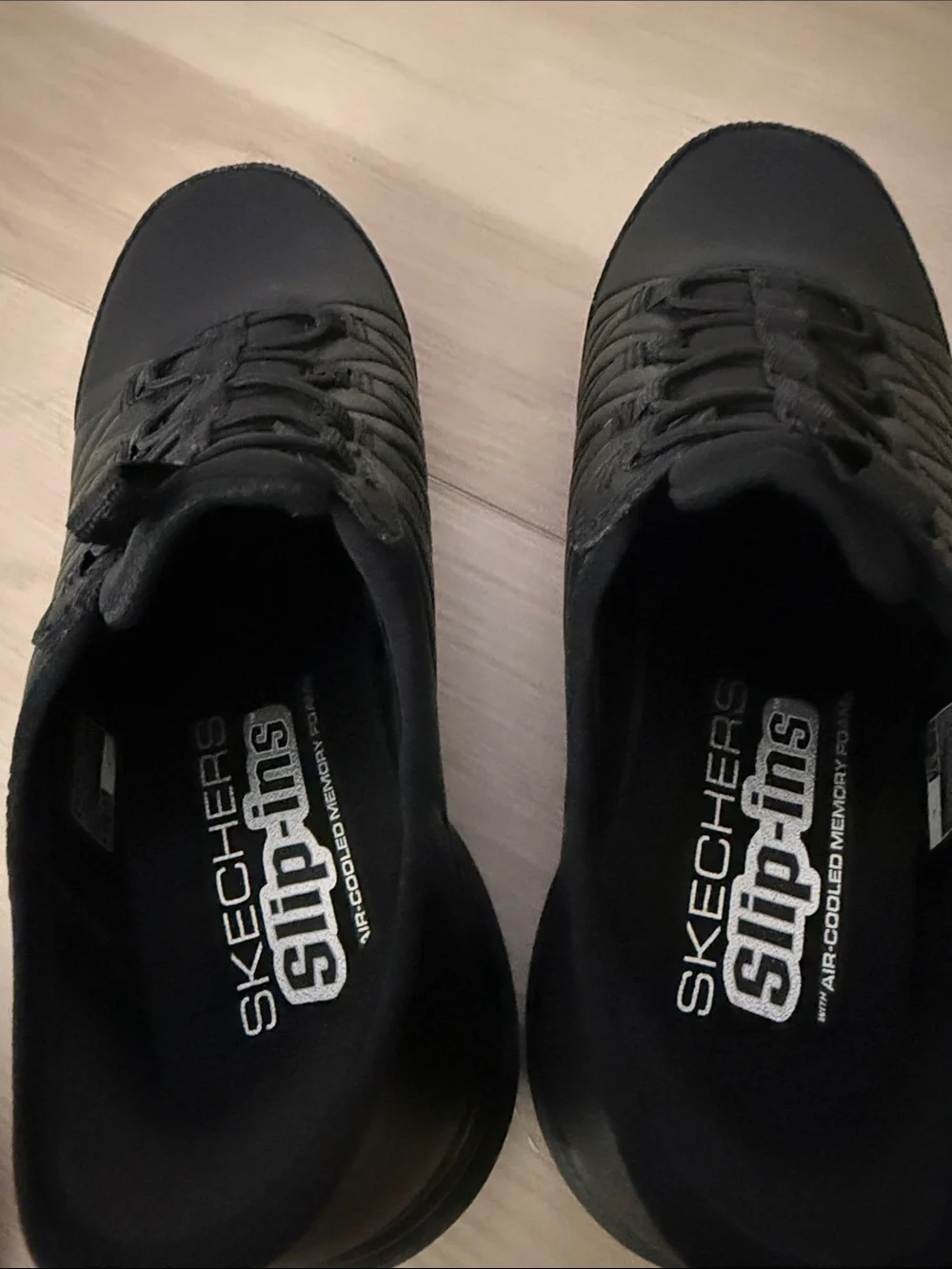 Last pair NWOB Skechers Hands Free Black Slip-On Walking Shoe Size 6